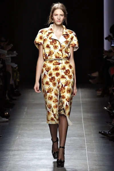 Look 9